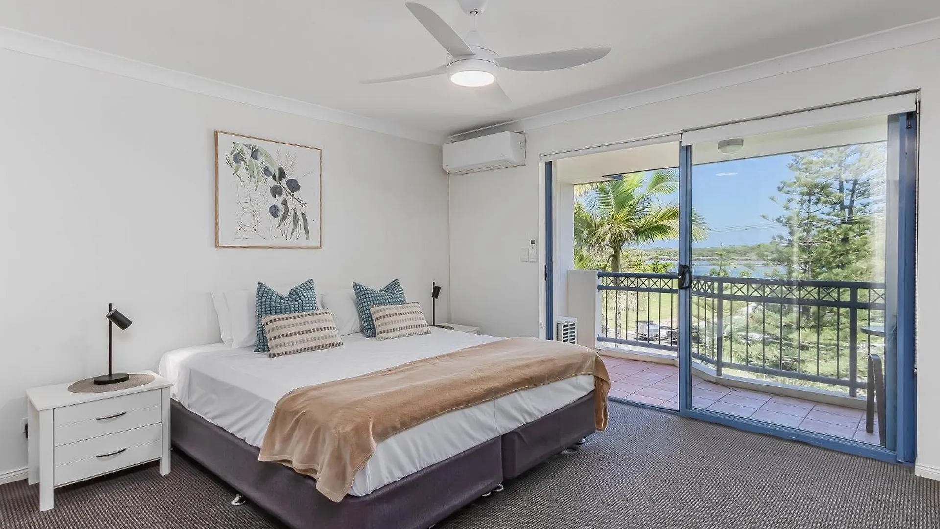 Bella Mare Coolangatta Beachside Apartments Gold Coast