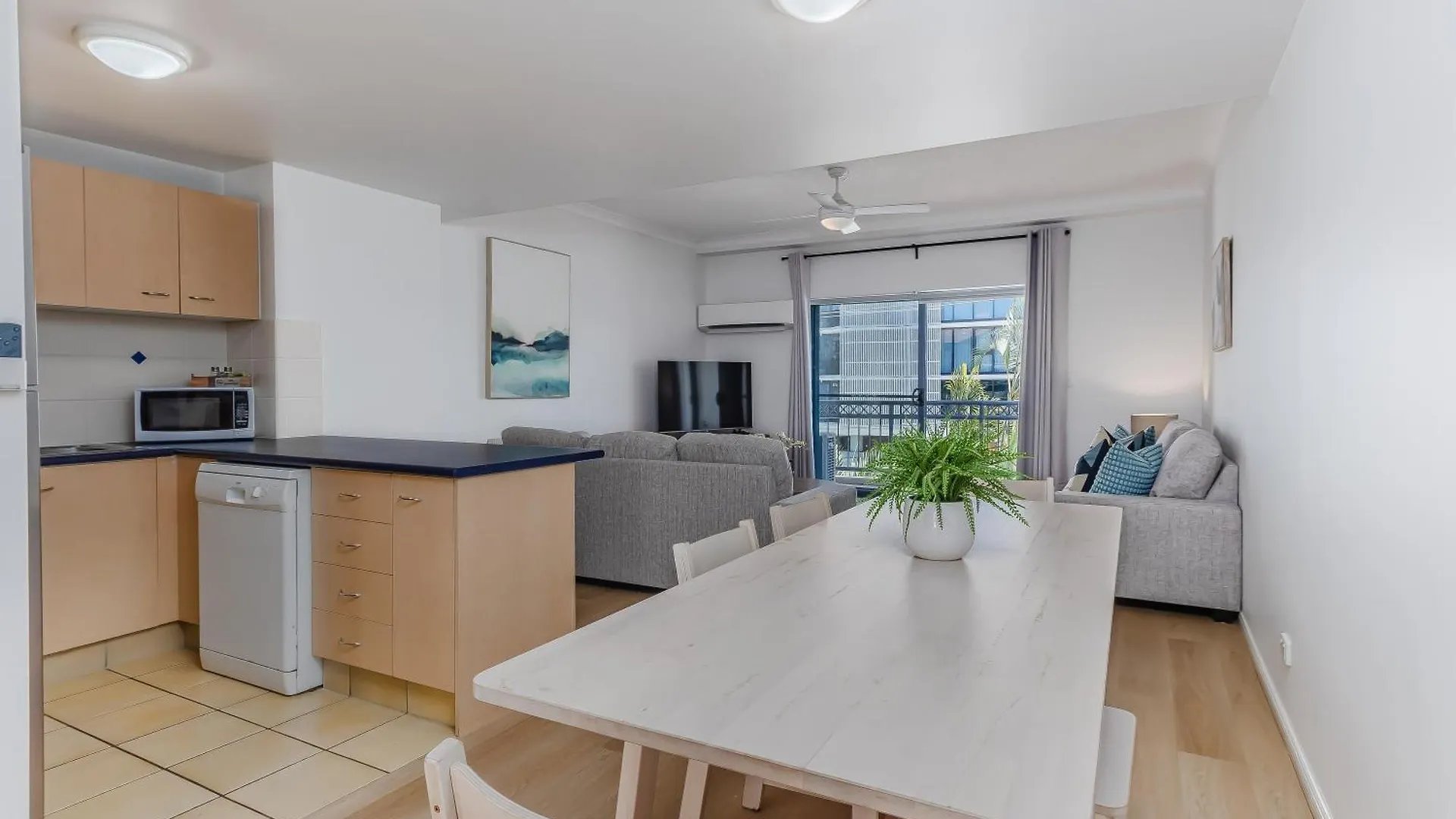 Bella Mare Coolangatta Beachside Apartments Gold Coast Aparthotel