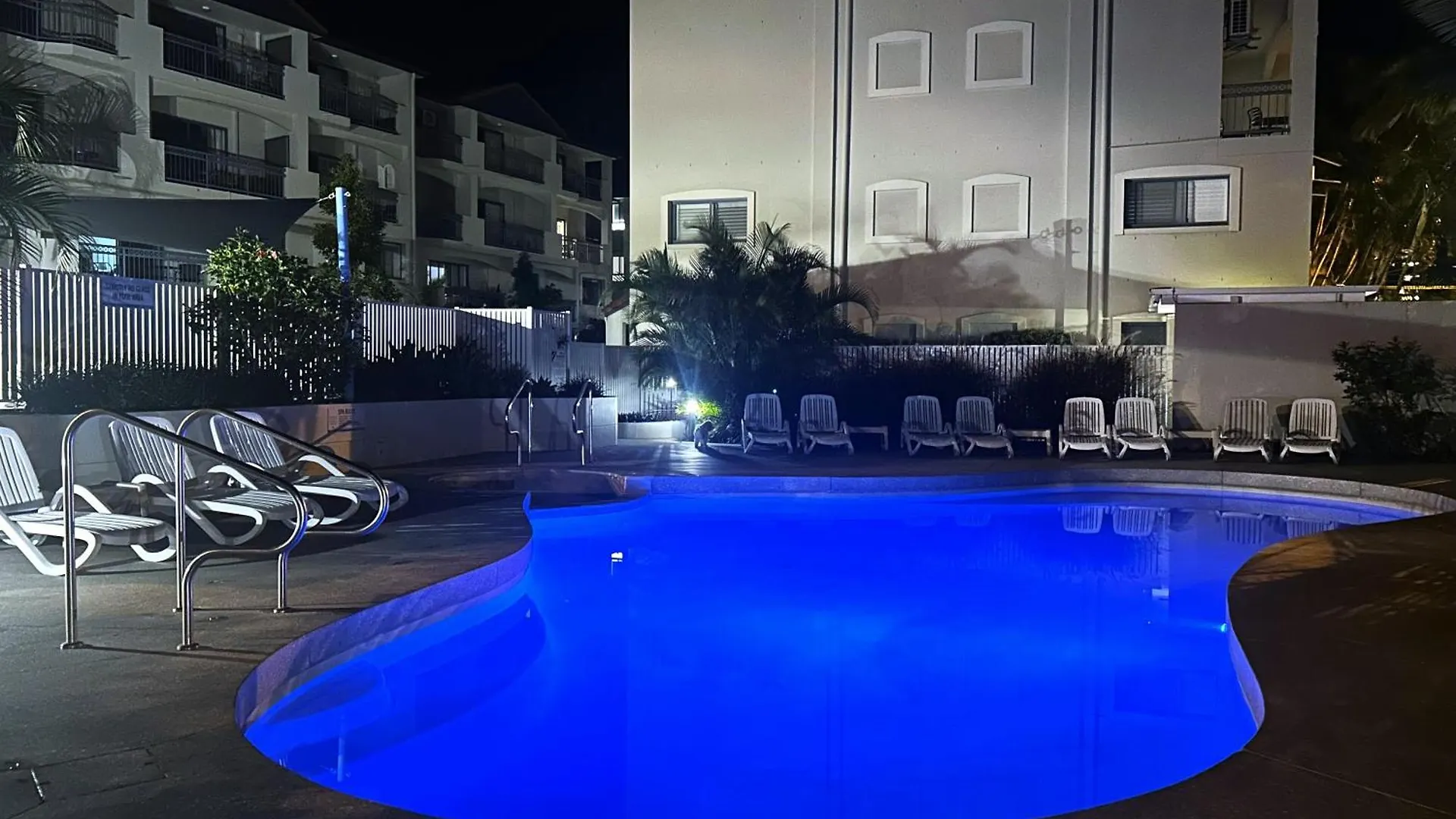 Bella Mare Coolangatta Beachside Apartments Gold Coast 4*,  Australia