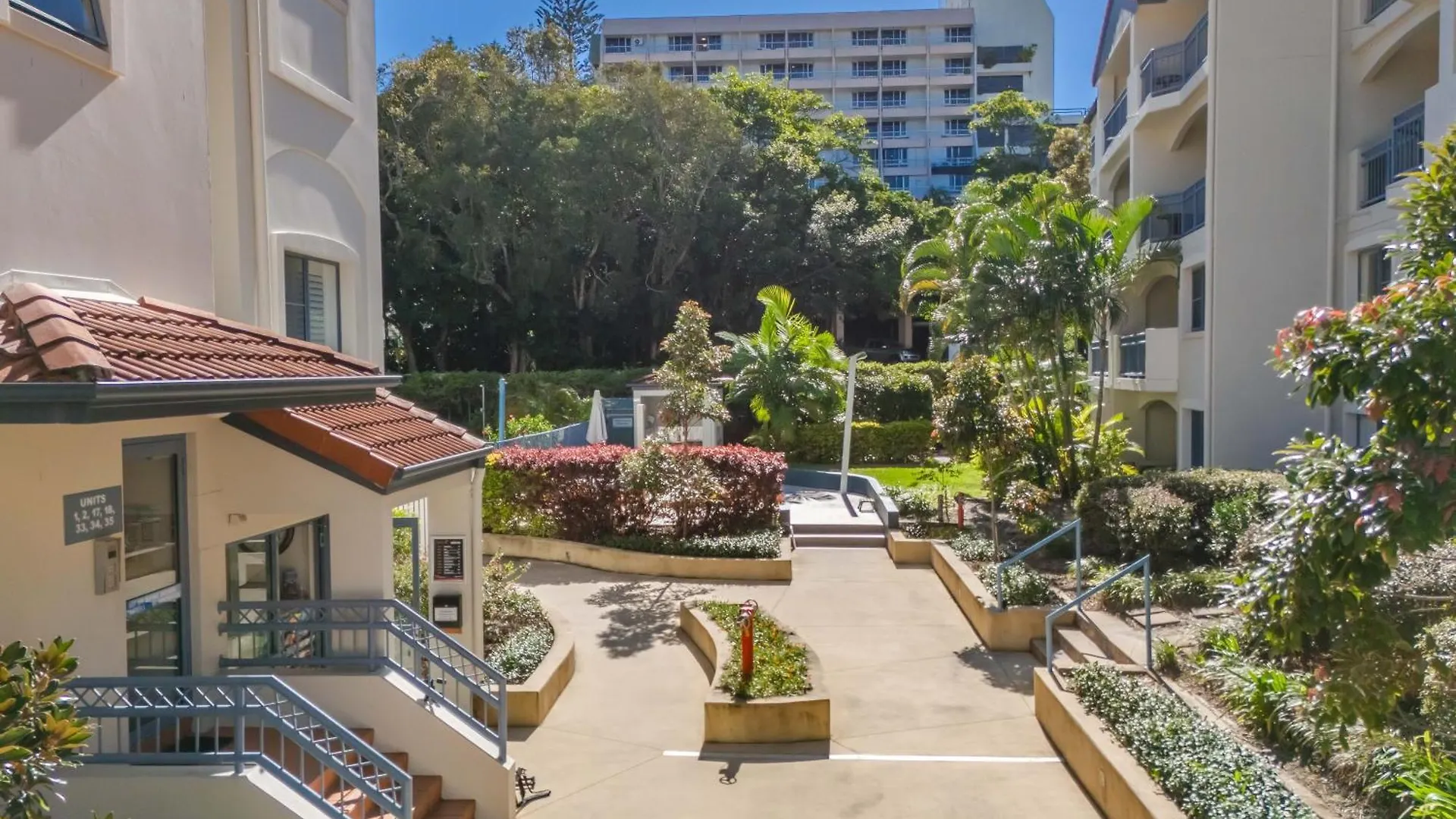 Bella Mare Coolangatta Beachside Apartments Gold Coast 4*,
